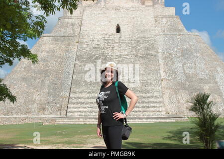 Touriste en visite le site archéologique d'Uxmal au Mexique Banque D'Images