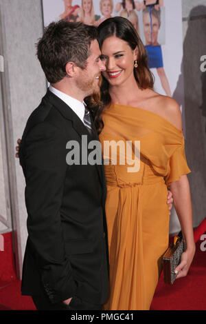 Dave Annabel et Odette Yustman lors de la première mondiale de Touchstone Pictures 'vous'. Arrivants tenue au El Capitan Theatre à Hollywood, CA. Le 22 septembre 2010. Photo par : Richard Chavez / PictureLux 30484 Numéro de référence de dossier 094RAC pour un usage éditorial uniquement - Tous droits réservés Banque D'Images