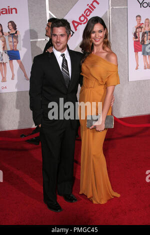 Dave Annabel et Odette Yustman lors de la première mondiale de Touchstone Pictures 'vous'. Arrivants tenue au El Capitan Theatre à Hollywood, CA. Le 22 septembre 2010. Photo par : Richard Chavez / PictureLux 30484 Numéro de référence de dossier 096RAC pour un usage éditorial uniquement - Tous droits réservés Banque D'Images