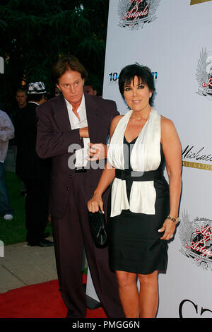 Bruce Jenner et Kris Jenner à l'As et les Anges Celebrity Poker à la Playboy Mansion - Arrivées de l'événement tenu à la maison de Holmby Hills à Los Angeles, CA le 11 juillet 2009. Photo par : PictureLux 30041 Numéro de référence de dossier 66PLX pour un usage éditorial uniquement - Tous droits réservés Banque D'Images
