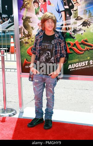 Jimmy Bennett à la première de Warner Brothers Pictures' 'Shorts''. Arrivants tenue au Grauman's Chinese Theatre à Hollywood, CA, le 15 août 2009. Photo par : Fichier PictureLux 30060 #  de référence pour un usage éditorial PLX18 seulement - Tous droits réservés Banque D'Images