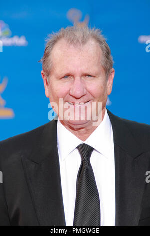 Ed O'Neill à la 62e Primetime Emmy Awards tenue au Nokia Theatre de Los Angeles, CA, le 29 août 2010. Photo © Joseph Martinez/Picturelux - Tous droits réservés. Référence #  30450 Fichier 252JM pour un usage éditorial uniquement - Banque D'Images