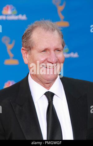 Ed O'Neill à la 62e Primetime Emmy Awards tenue au Nokia Theatre de Los Angeles, CA, le 29 août 2010. Photo © Joseph Martinez/Picturelux - Tous droits réservés. Référence #  30450 Fichier 253JM pour un usage éditorial uniquement - Banque D'Images