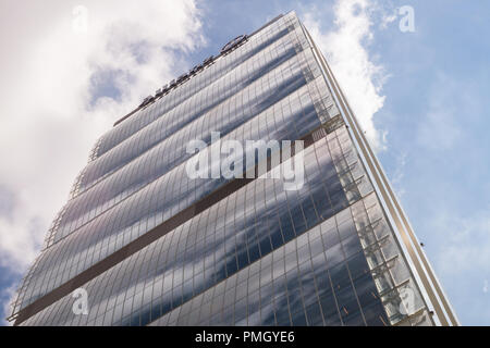 Allianz Tour, alias "Le gratte-ciel dritto" immeuble de grande hauteur, conçue dans le quartier CityLife. Milan, Italie, par le célèbre architecte japonais Arata Isozak Banque D'Images