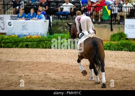 Tryon, North Carolina, USA . 18 Sep, 2018. Lucy Phillips. Demezza. S'attarder Julie Newell. GBR. Vaulting. Les femmes la concurrence. Jour 7. Les Jeux équestres mondiaux. WEG 2018 Tryon. La Caroline du Nord. USA. 18/09/2018. Credit : Sport en images/Alamy Live News Banque D'Images