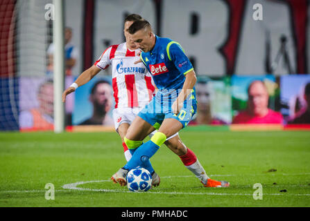 Belgrade, Serbie. 17 Sep, 2018. Piotr Zielinski de Napoli muscade son defenderUEFA football Ligue des Champions, l'étoile rouge de Belgrade contre Napoli, Belgrade, Serbie. Credit : Nikola Krstic/Alamy Live News Banque D'Images