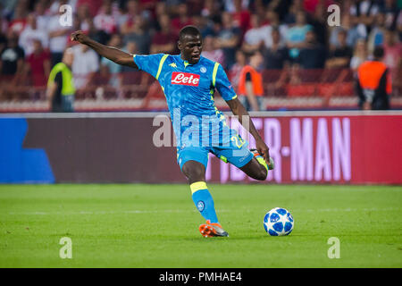 Belgrade, Serbie. 17 Sep, 2018. Kalidou Koulibaly de Napoli traverse le ballUEFA football Ligue des Champions, l'étoile rouge de Belgrade contre Napoli, Belgrade, Serbie. Credit : Nikola Krstic/Alamy Live News Banque D'Images