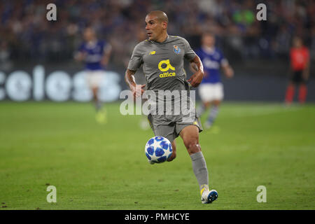 Gelsenkirchen, Allemagne. 18 Sep, 2018. 18.09.2018, saison 2018/2019, Football, Ligue des Champions, 1. journée - FC Schalke 04 - Porto Yacine Brahimi (FC Porto) | Conditions de crédit dans le monde entier : dpa/Alamy Live News Banque D'Images