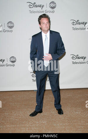 Matthew Perry au Disney ABC Television Group's 2010 Press Tour d'été. Tenue des arrivées au Beverly Hilton Hotel, à Beverly Hills, CA, 1 août 2010. Photo par Joseph Martinez / PictureLux 30379 Numéro de référence de dossier 023PLX pour un usage éditorial uniquement - Tous droits réservés Banque D'Images