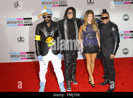 Black Eyed Peas à l'arrivée des AMERICAN MUSIC AWARDS 2010 qui a eu lieu au Nokia Theatre LA Vivre à Los Angeles, CA. L'événement a eu lieu le dimanche, 21 novembre 2010. Photo par Jésus Jimenez Pacifique Photo Presse. Référence #  30722 Fichier 003PLX pour un usage éditorial uniquement - Tous droits réservés Banque D'Images