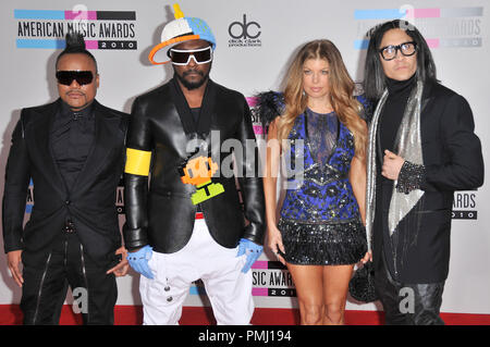 Les Black Eyed Peas à l'American Music Awards 2010 - Arrivées tenue au Nokia Theatre L.A. Vivre à Los Angeles, CA. L'événement a eu lieu le dimanche, 21 novembre 2010. Photo par RPAC Photo Presse Pacific Rim. Référence de fichier #  30722 270 PLX pour un usage éditorial uniquement - Tous droits réservés Banque D'Images