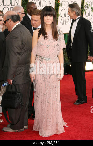 Sandra Bullock au 68ème GOLDEN GLOBE AWARDS - tapis rouge des arrivées. L'événement a eu lieu au Beverly Hilton Hotel à Los Angeles, CA le dimanche, 16 janvier 2011. Photo par AJ Garcia / fichier PictureLux 405 30825 #  de référence pour un usage éditorial uniquement - Tous droits réservés Banque D'Images