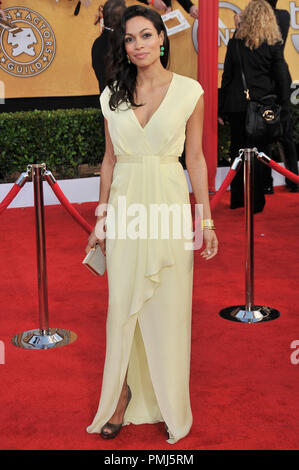 Rosario Dawson à la 17e édition des Screen Actors Guild Awards - Arrivals tenue au Shrine Auditorium à Los Angeles, CA le dimanche, Janvier 30, 2011. Photo de RPAC Pacifique Photo Presse / PictureLux Banque D'Images