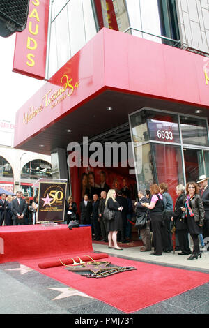 Atmosphère à la Chambre de commerce de Hollywood cérémonie en l'honneur de lui avec le 2,410ème étoile sur le Hollywood Walk of Fame sur Hollywood Boulevard à Hollywood, CA, le 27 mai 2010. Photo par Picturelux 30266 Numéro de référence de dossier 001PLX pour un usage éditorial uniquement - Tous droits réservés Banque D'Images