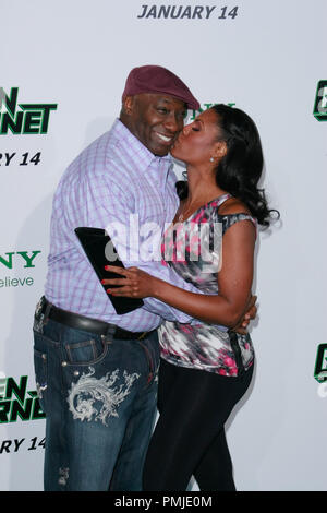 Michael Clarke Duncan et Omarosa Manigault Stallworth écran lors de la première de GemsColumbia Photos' 'Le Frelon Vert'. Arrivants tenue au Grauman's Chinese Theatre à Hollywood, CA, le 10 janvier 2011. Photo par Joe Martinez / PictureLux Banque D'Images