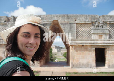 Touriste en visite le site archéologique d'Uxmal au Mexique Banque D'Images