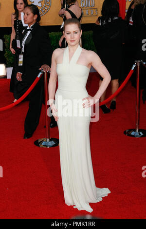 Amy Adams à la 17e édition des Screen Actors Guild Awards. Tenue des arrivées au Shrine Exposition Center de Los Angeles, CA, le 30 janvier 2011. Photo par Joe Martinez / PictureLux Banque D'Images