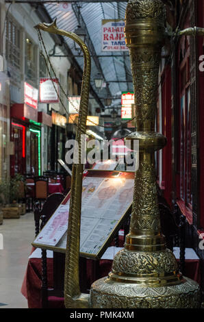 Le Passage Brady habituellement appelé aussi peu l'Inde a été construit en 1828. Dans ce passage du 10e arrondissement, nous pouvons trouver des maisons, des boutiques d'épices curry, Banque D'Images