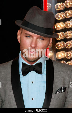 Matt Goss à la première de Screen Gems' 'Burlesque'. Arrivants tenue au Grauman's Chinese Theatre à Hollywood, CA, le 15 novembre 2010. Photo par Joseph Martinez / PictureLux 30704 Numéro de référence de dossier 022PLX pour un usage éditorial uniquement - Tous droits réservés Banque D'Images