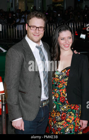 Seth Rogen et Lauren Miller lors de la première de Universal Pictures' 'Paul'. Arrivants tenue au Grauman's Chinese Theatre à Hollywood, CA, le 14 mars 2011. Photo par Joe Martinez / PictureLux Banque D'Images