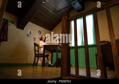 La figure d'Anne Frank en musée de cire Madame Tussauds à Amsterdam, Pays-Bas Banque D'Images