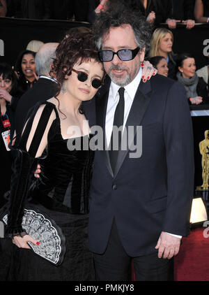 Helena Bonham Carter et Tim Burton au 83rd Annual Academy Awards - Arrivals lieu au Kodak Theatre à Hollywood, CA. L'événement a eu lieu le dimanche 27 février, 2011. Photo de RPAC Pacifique Photo Presse / PictureLux 30871 Numéro de référence de dossier 522 pour un usage éditorial uniquement - Tous droits réservés Banque D'Images