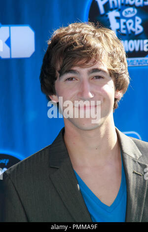 Vincent Martella lors de la première de Disney Channel's ''Phineas et Ferb : à travers la 2ème Dimension'. Arrivants tenue à El Capitan Theatre à Hollywood, CA, 3 août 2011. Photo par Joe Martinez / PictureLux Banque D'Images