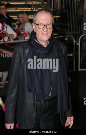 Geoffrey Rush lors de la première mondiale de "Pirates des Caraïbes - On Stranger Tides.' arrivants tenue à Disneyland à Anaheim, CA, le 7 mai 2011. Photo par : Richard Chavez / PictureLux