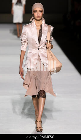 NEW YORK, NY - 05 septembre 2018 : Tang il marche la piste au Tom Ford Printemps Été 2019 Fashion show Fashion Week de New York Banque D'Images