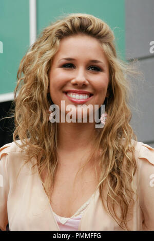 Haley Reinhart au Hollywood Chamber of Commerce cérémonie en l'honneur de Simon Fuller avec une étoile sur le Hollywood Walk of Fame à Hollywood, CA, le 23 mai 2011. Photo par Joe Martinez / PictureLux Banque D'Images