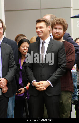 Ryan Seacrest à la Chambre de commerce de Hollywood cérémonie en l'honneur de Simon Fuller avec une étoile sur le Hollywood Walk of Fame à Hollywood, CA, le 23 mai 2011. Photo par Joe Martinez / PictureLux Banque D'Images