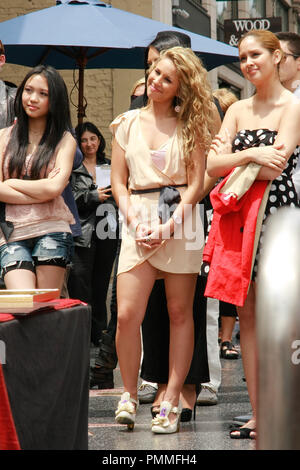 Haley Reinhart au Hollywood Chamber of Commerce cérémonie en l'honneur de Simon Fuller avec une étoile sur le Hollywood Walk of Fame à Hollywood, CA, le 23 mai 2011. Photo par Joe Martinez / PictureLux Banque D'Images