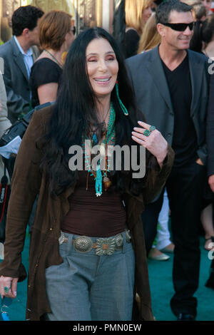 Cher lors de la première mondiale de Columbia Pictures et Metro-Goldwyn-Mayer Pictures 'Zoo'. Arrivants tenue au Regency Village Theatre de Westwood, CA, le 6 juillet 2011. Photo par Joe Martinez / PictureLux Banque D'Images