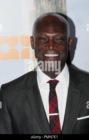 Peter Mensah lors de la première de la série 'Spartacus Original Starz : Vengeance'. Arrivants tenue à l'Arclight Cinerama Dome, à Los Angeles, CA, le 18 janvier 2012. Photo par : R.Anthony / Picturelux Banque D'Images