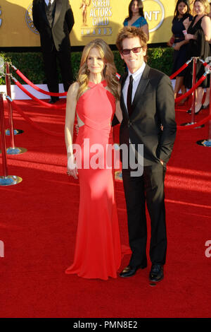 Kyra Sedgwick et Kevin Bacon à la 18e Conférence annuelle des Screen Actors Guild Awards. Arrivants tenue au Shrine Auditorium à Los Angeles, CA, le 29 janvier 2012. Photo par Joe Martinez / PictureLux Banque D'Images