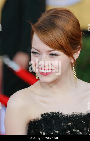 Emma Stone à la 18e Conférence annuelle des Screen Actors Guild Awards. Arrivants tenue au Shrine Auditorium à Los Angeles, CA, le 29 janvier 2012. Photo par Joe Martinez / PictureLux Banque D'Images