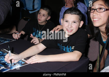 (L-r) Mike Fusco et Louis Dipippa de l'emblématique Boyz au NRG Dance Project Tour avec l'emblématique Boyz Rencontrez et Saluez et show qui a eu lieu à l'hôtel Woodlake à Sacramento, CA le vendredi 24 février 2012. Photo de Peter 1568 Pacifique Photo Presse/ PictureLux Banque D'Images