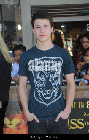 Dylan Minnette 10/23/2011 'Le Chat Botté' Premiere tenue au Regency Village Theatre de Westwood, CA Photo par HollywoodNewsWire.net/ PictureLux Manae Nishiyama / Banque D'Images