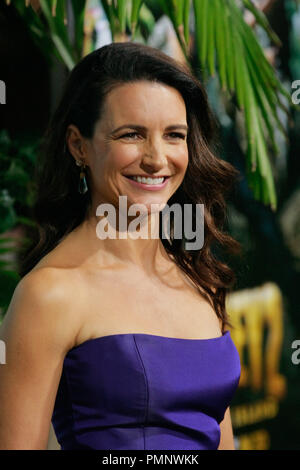 Kristin Davis à la première de New Line Cinema's 'Journey 2 : The Mysterious Island'. Arrivants tenue au Grauman's Chinese Theatre à Hollywood, CA, le 2 février 2012. Photo par Joe Martinez / PictureLux Banque D'Images