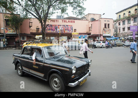 Moti vieille salle de cinéma au chemin de Sardar Vallabhbhai Patel dans Grant Road Mumbai Maharashtra Inde Banque D'Images