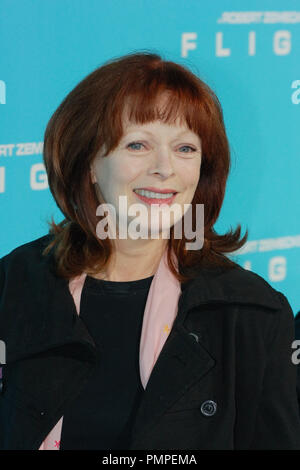 Frances Fisher lors de la première de Paramount Pictures' 'vol'. Arrivants tenue au cinéma Arclight à Hollywood, CA, le 23 octobre 2012. Photo par Joe Martinez / PictureLux Banque D'Images