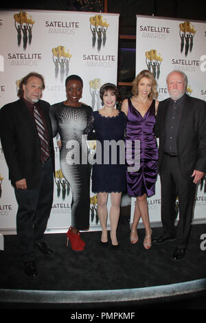 Greg Nicotero, Danai Guirira, Gale Anne Hurd, Denis Huth, Scott Wilson 12/16/2012 La 17e Satellite Awards tenue à l'hôtel InterContinental Los Angeles Century City à Los Angeles, CA Photo par Mayuka HNW / PictureLux / Ishikawa Banque D'Images