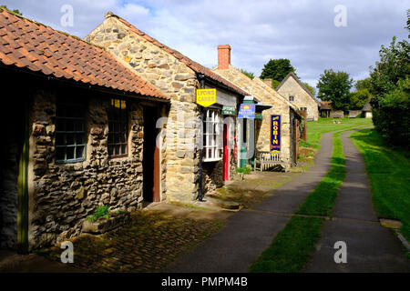 Village tous commerces à Ryedale Folk Museum, Hutton le Hole Yorkshire, UK Banque D'Images