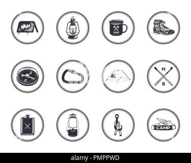Set de 12 icônes et symboles silhouette de camping. Éléments d'équipement de randonnée - tente, boot, lanterne, boussole. Vecteur d'actions isolées des emblèmes de l'aventure. Bon pour impression de T-shirts, tasses, autre identité Illustration de Vecteur