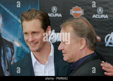 Stellan Skarsgard et Alexander Skarsgard lors de la première mondiale de 'Merveille's The Avengers'. Arrivants tenue à El Capitan Theatre à Hollywood, CA, le 11 avril 2012. Photo par Joe Martinez / PictureLux Banque D'Images