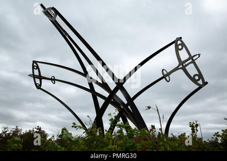 Sentinel, une sculpture par Tim Tolkien, installé sur l'île de Spitfire, un rond-point à l'intersection de la Chester Road et Fort Parkway. Banque D'Images