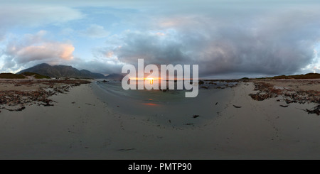 Vue panoramique à 360° de Bettys Bay beau lever debout à côté d'Ocean