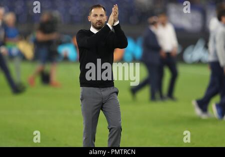 Gelsenkirchen, Allemagne. 18 Sep, 2018. firo : 18.09.2018, Football, 1.Bundesliga, la saison 2018/2019, l'UEFA, Champions League, CL, FC Schalke 04 - Porto Domenico Tedesco, le geste d'utilisation dans le monde entier | Credit : dpa/Alamy Live News Banque D'Images