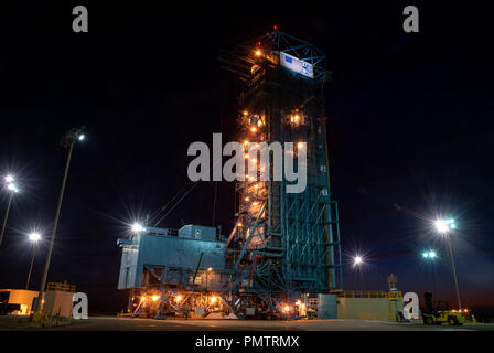 Vandenberg Air Force Base, Californie, USA. 14Th Sep 2018. Le service mobile tour à SLC-2 est prêt à être annulées pour révéler l'United Launch Alliance (ULA) fusée Delta II avec la glace de la NASA, des nuages et land Elevation Satellite (ICESat-2-2) à bord, le vendredi, Septembre 14, 2018, à Vandenberg Air Force Base, en Californie. La mission ICESat-2 permettra de mesurer l'évolution de la hauteur de la glace de la Terre. Crédit photo : NASA/Bill Ingalls) via la NASA Credit : NASA/globallookpress.com s/fil russe ZUMA/Alamy Live News Banque D'Images