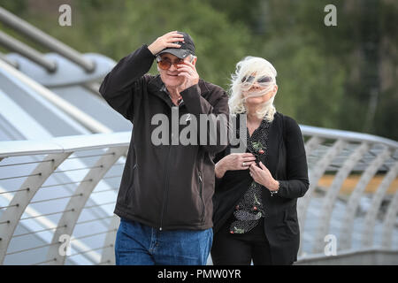 Londres, Royaume-Uni, 19 Sep 2018. La lutte est forte, avec "des rafales de vents" sur le pont du millénaire au centre de Londres, bien que les températures restent exceptionnellement doux. Credit : Imageplotter News et Sports/Alamy Live News Banque D'Images